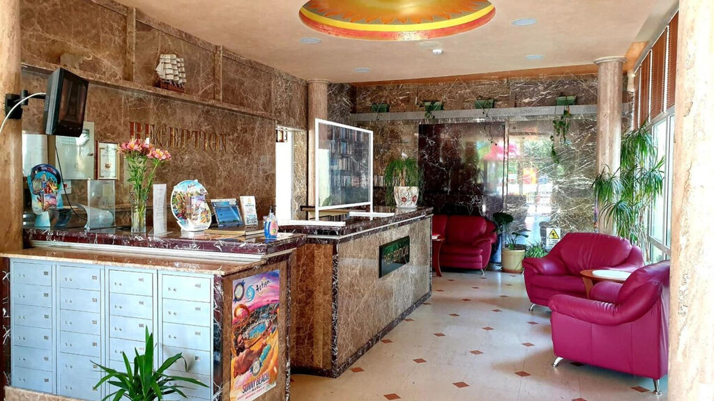 Sunny Day Club Hotel