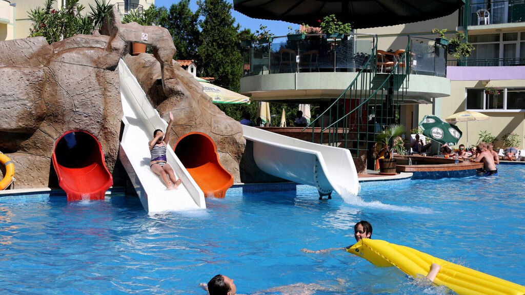 Sunny Day Club Hotel