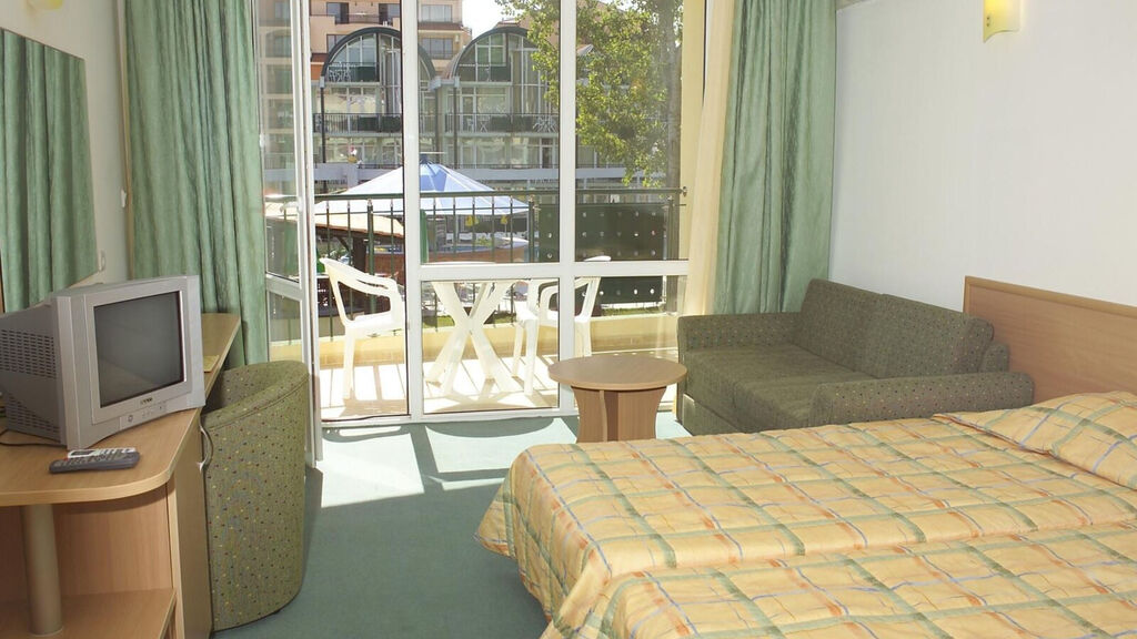 Sunny Day Club Hotel