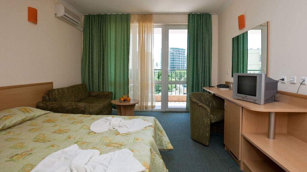 Sunny Day Club Hotel