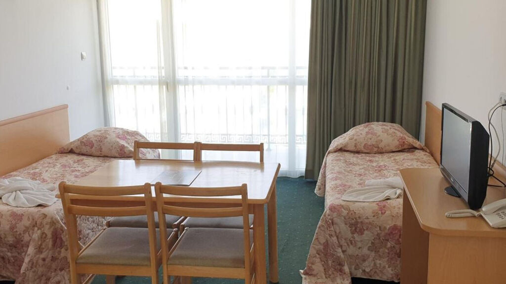 Sunny Day Club Hotel