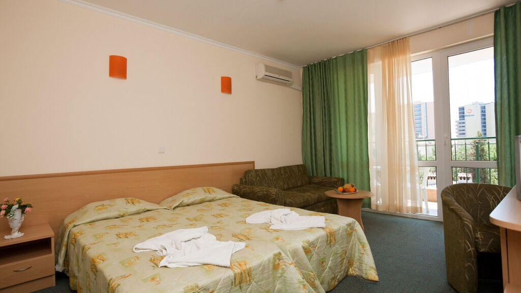 Sunny Day Club Hotel