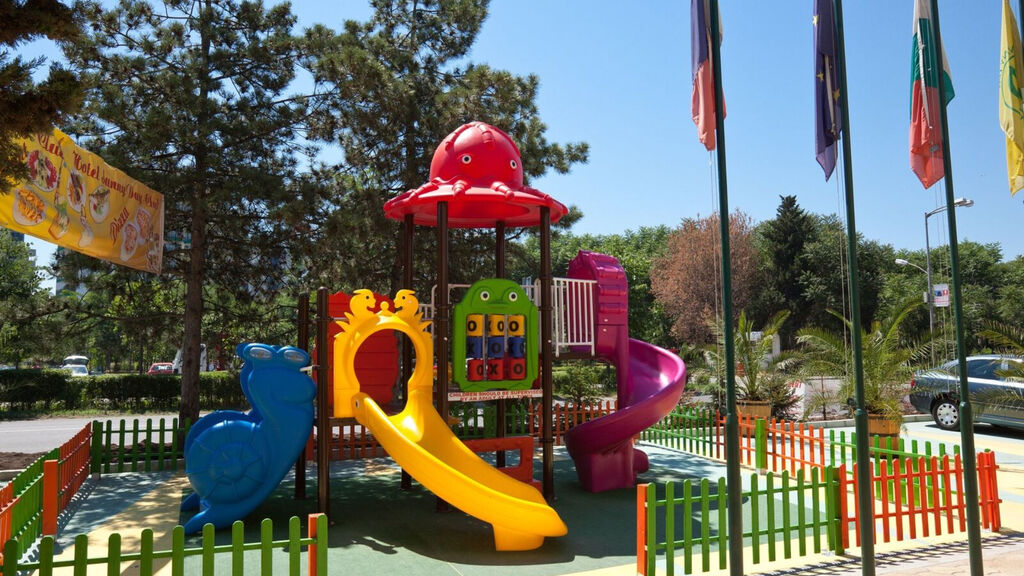 Sunny Day Club Hotel