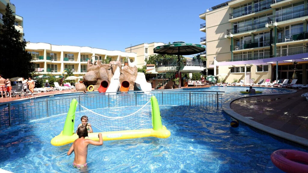 Sunny Day Club Hotel