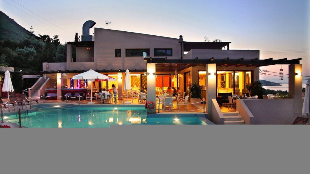 Tesoro Hotel Nikiana