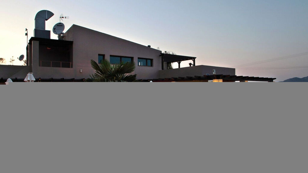 Tesoro Hotel Nikiana