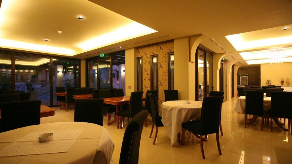 Tesoro Hotel Nikiana