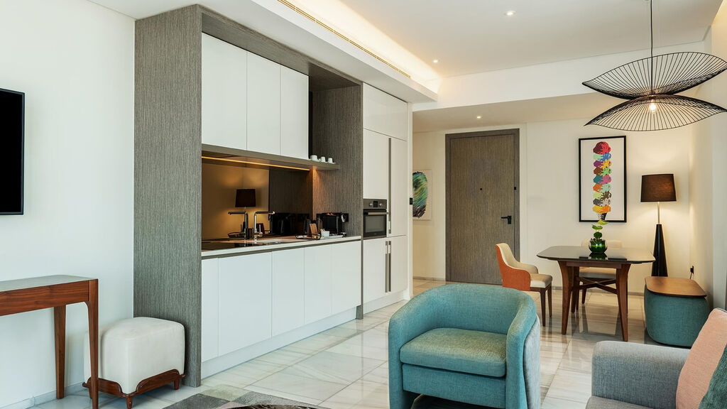 Th8 Palm Dubai Beach Resort Vignette Collection