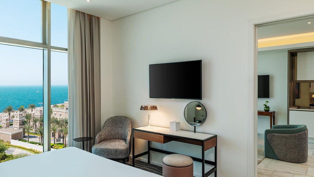 Th8 Palm Dubai Beach Resort Vignette Collection