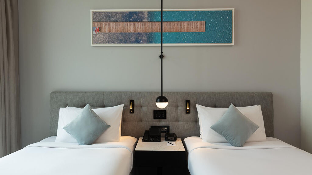 Th8 Palm Dubai Beach Resort Vignette Collection
