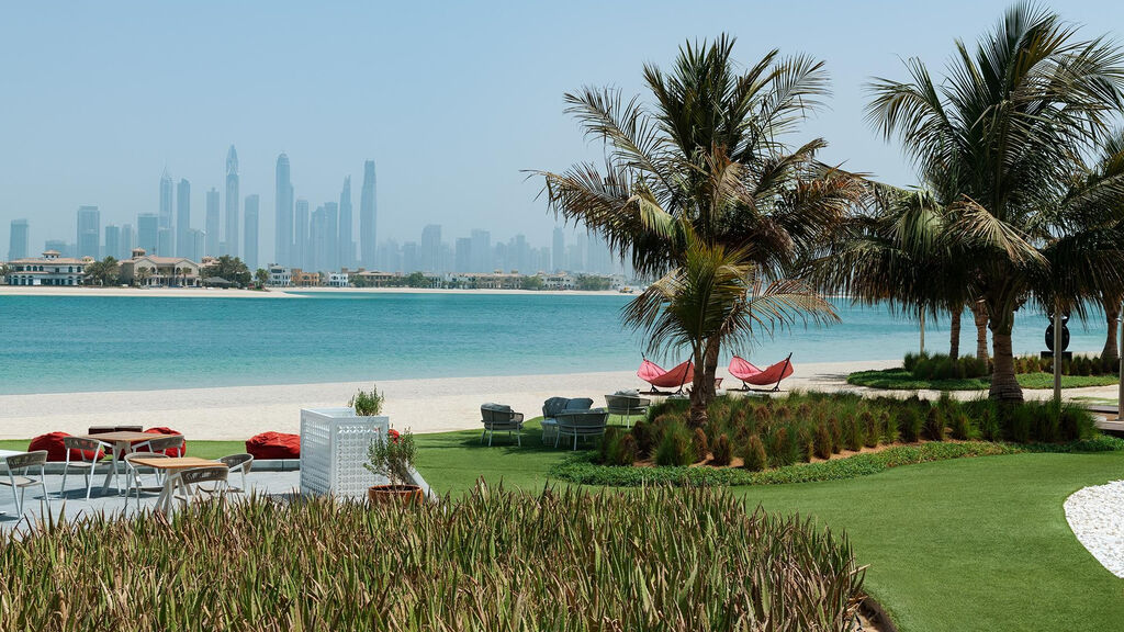 Th8 Palm Dubai Beach Resort Vignette Collection