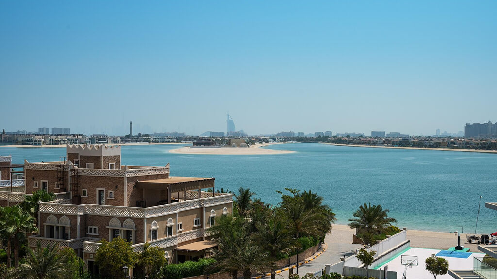 Th8 Palm Dubai Beach Resort Vignette Collection