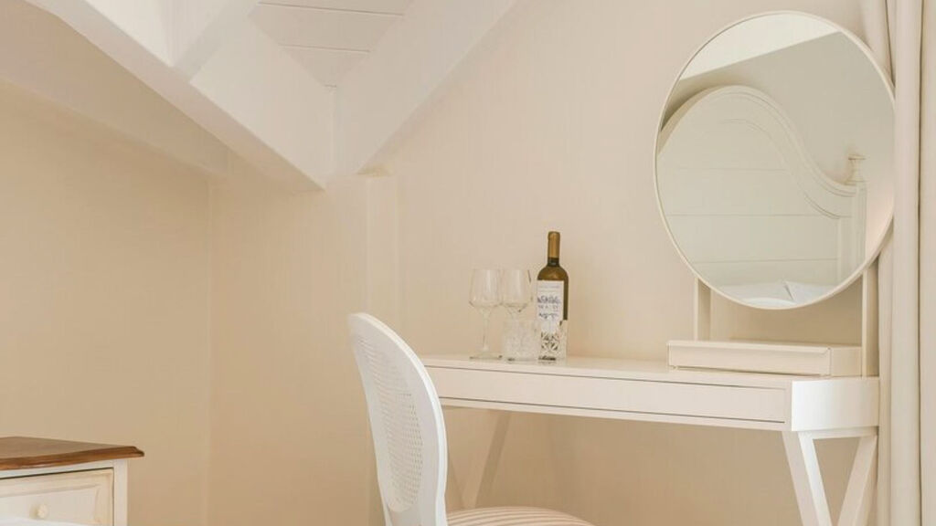 The Alley Boutique Hotel & Spa