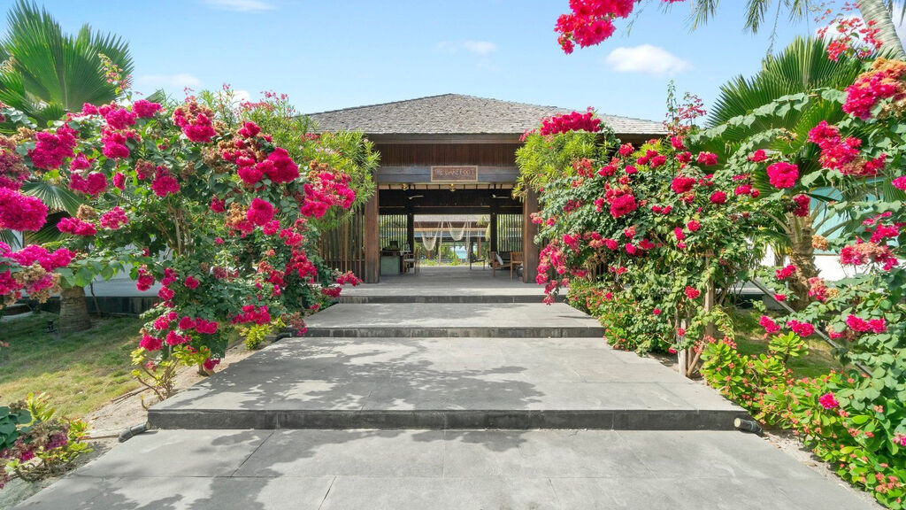 The Barefoot Eco Hotel