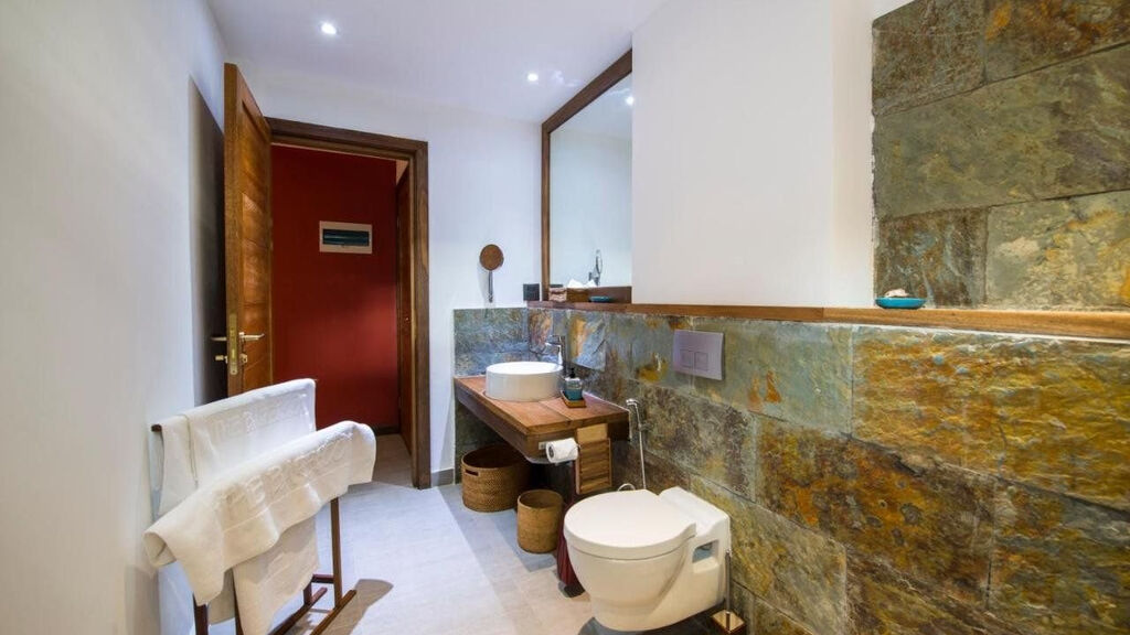 The Barefoot Eco Hotel