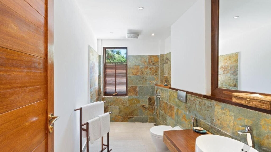 The Barefoot Eco Hotel