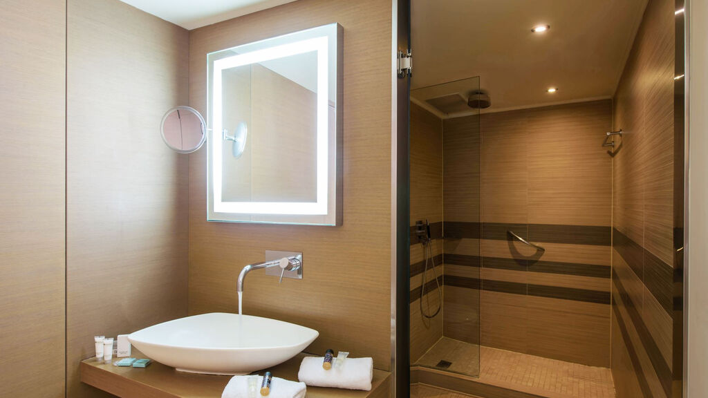 The Ixian Grand & All Suites