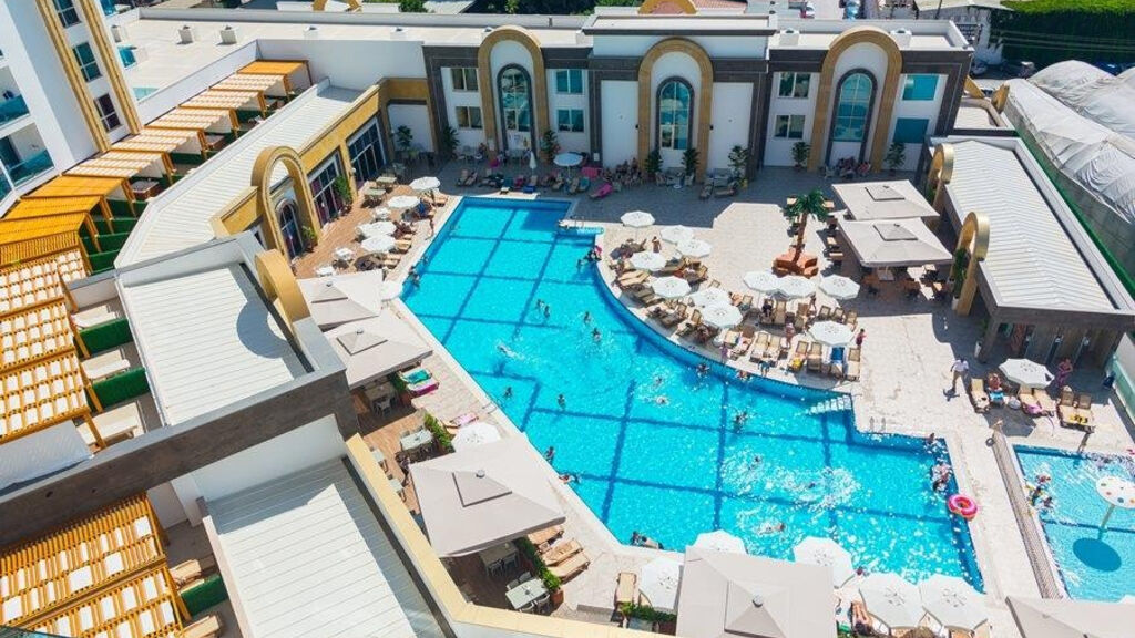 The Lumos Deluxe Resort