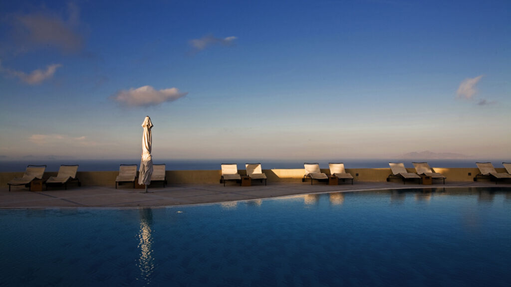 The Majestic Hotel Santorini