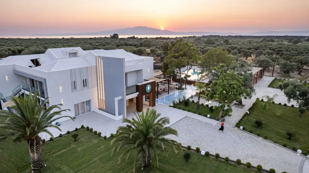 The Mini Resort