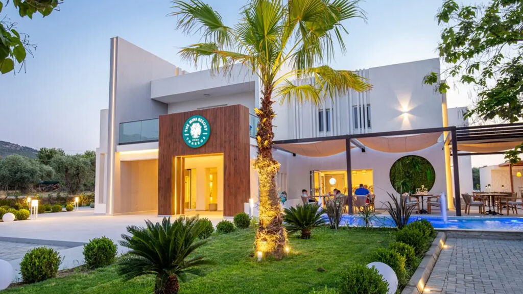 The Mini Resort