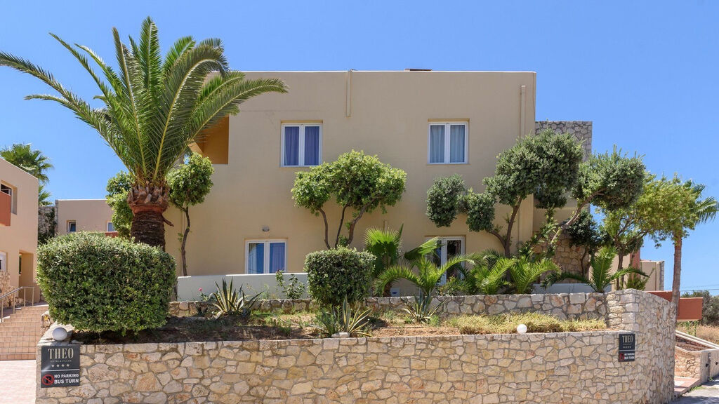 Theo Hotel Agia Marina