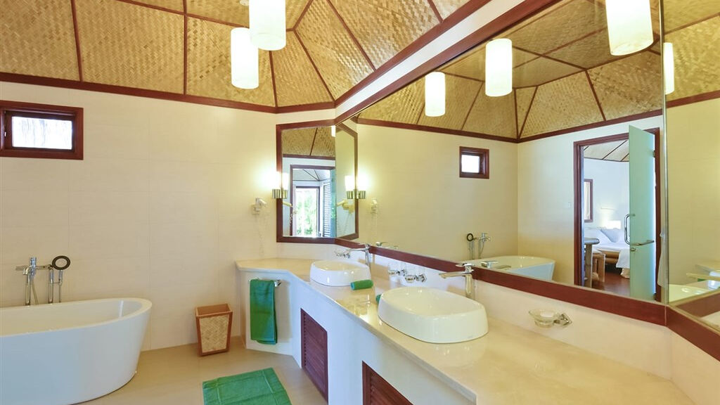 Hotel Thulhagiri Island Resort & Spa