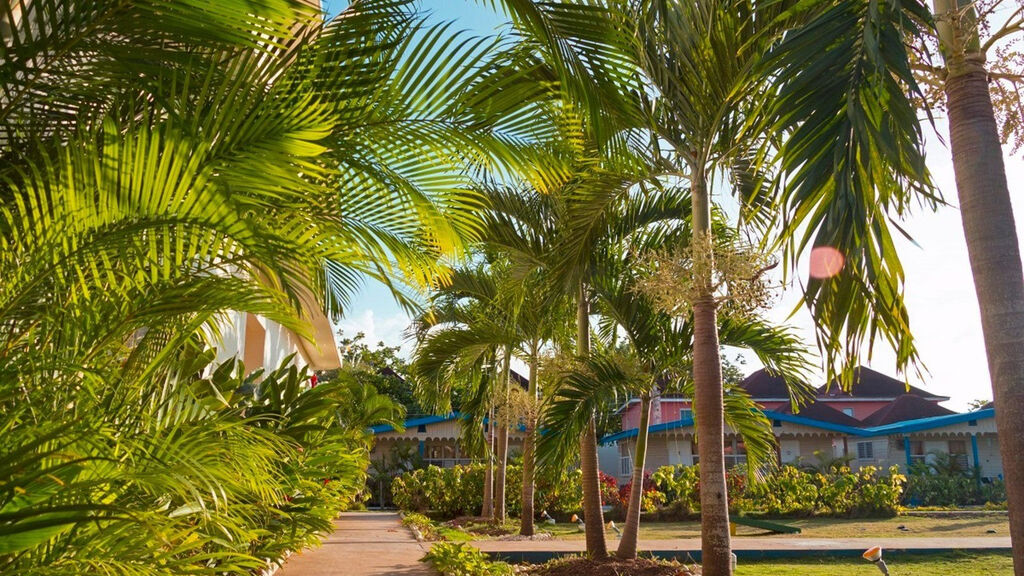 Travellers Beach Resort