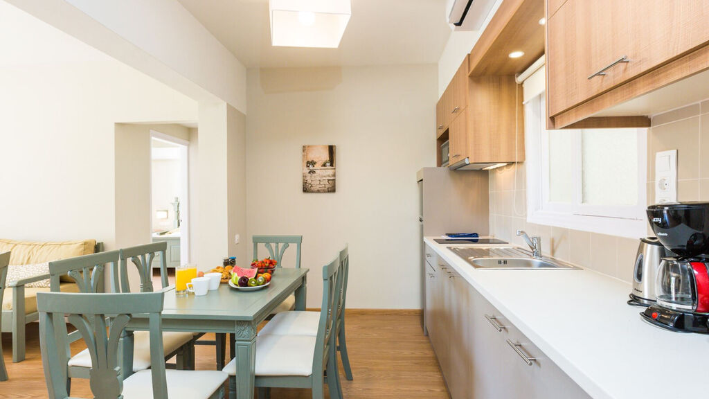 Trefon Hotel & Apartments