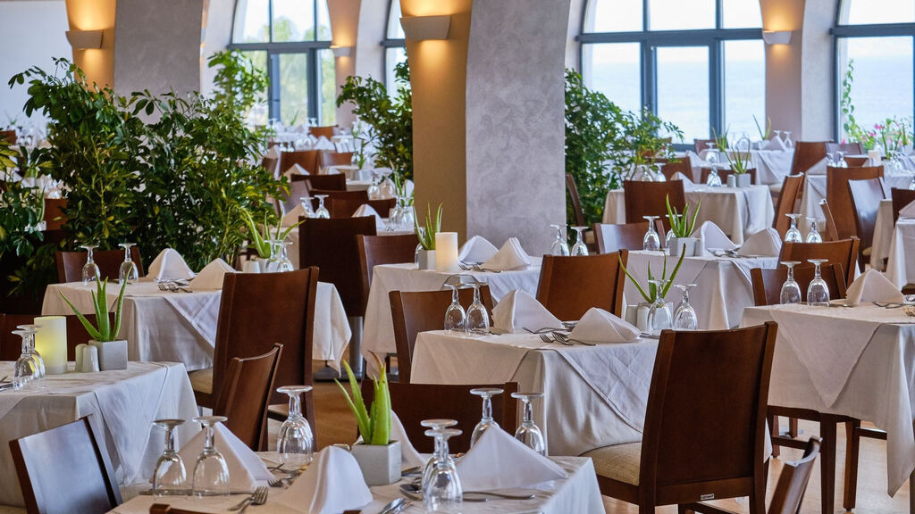 Tui Blue Oceanis Beach Resort & Spa