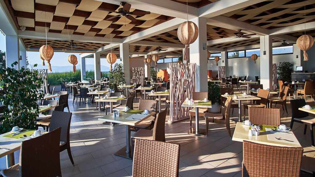 Tui Blue Oceanis Beach Resort & Spa