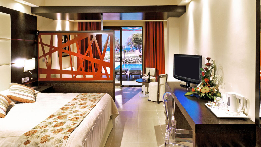 Tui Blue Oceanis Beach Resort & Spa