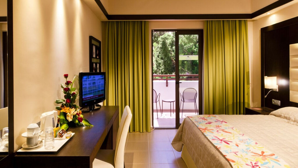 Tui Blue Oceanis Beach Resort & Spa