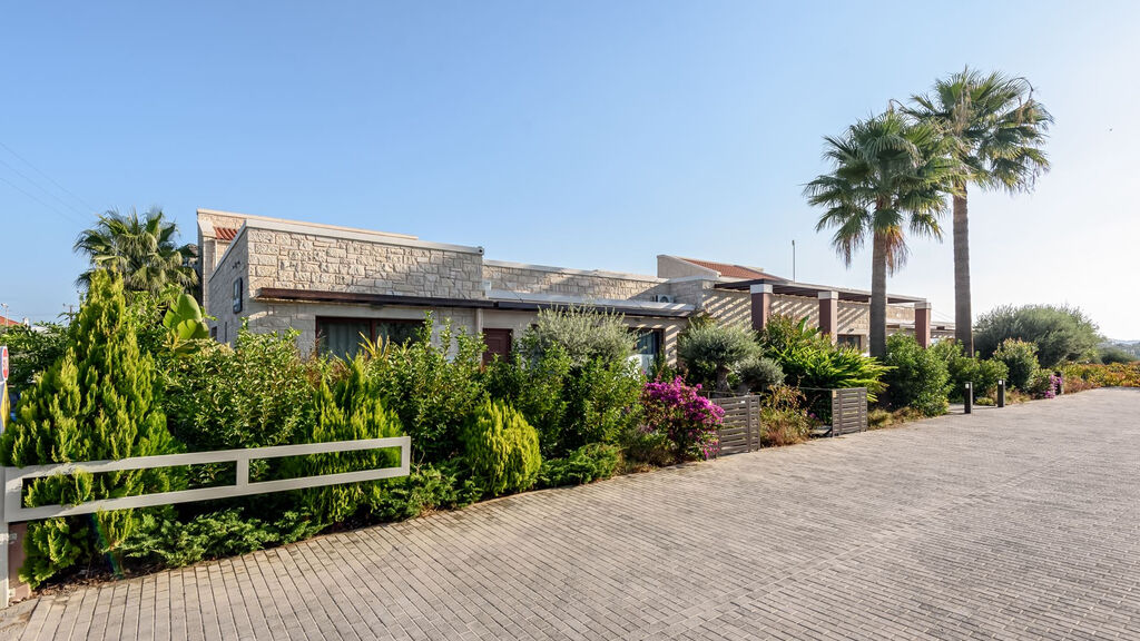 Tui Suneo Althea Village