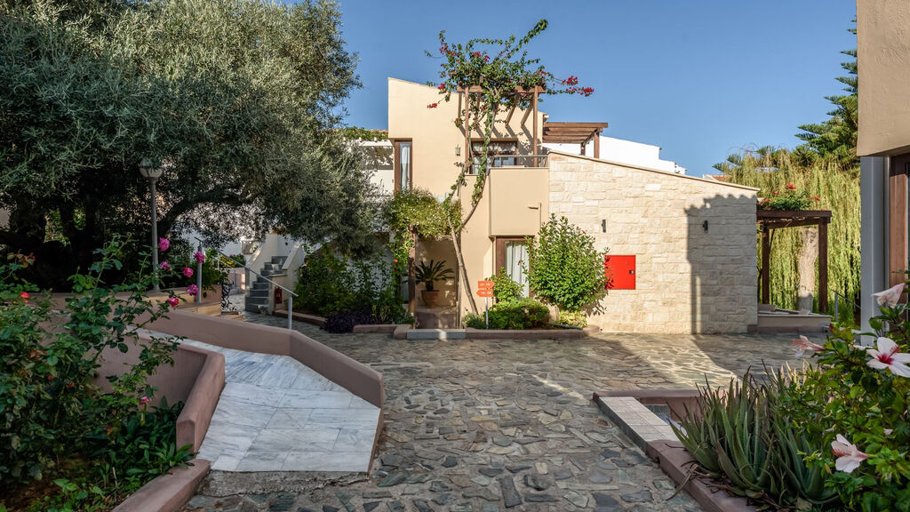 Tui Suneo Althea Village