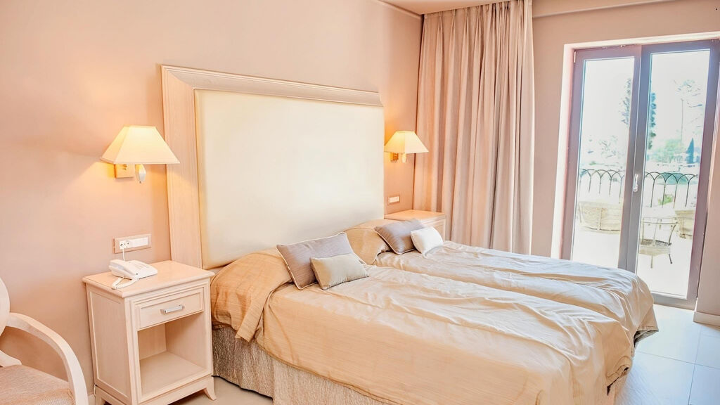 Utopia Resort & Spa