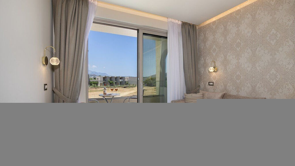 Vantaris Luxury Beach Resort