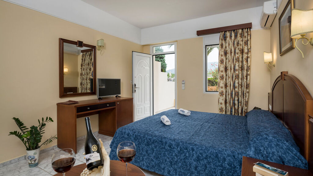 Vantaris Garden & Corner