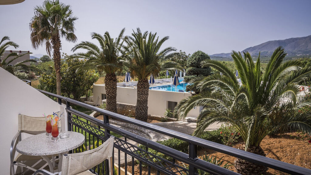 Vantaris Garden & Corner