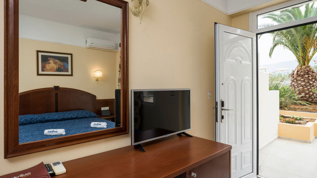 Vantaris Garden & Corner