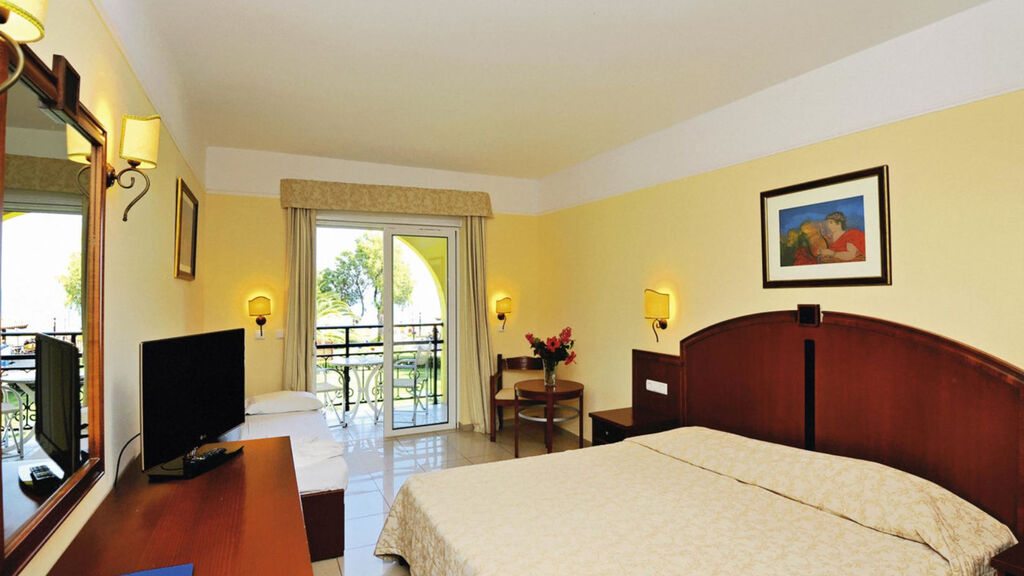 Vantaris Luxury Beach Resort