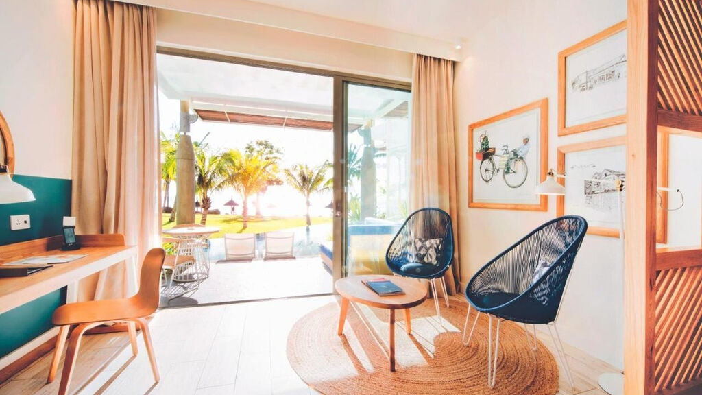 Victoria Beachcomber Resort & Spa