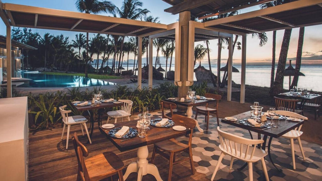 Victoria Beachcomber Resort & Spa