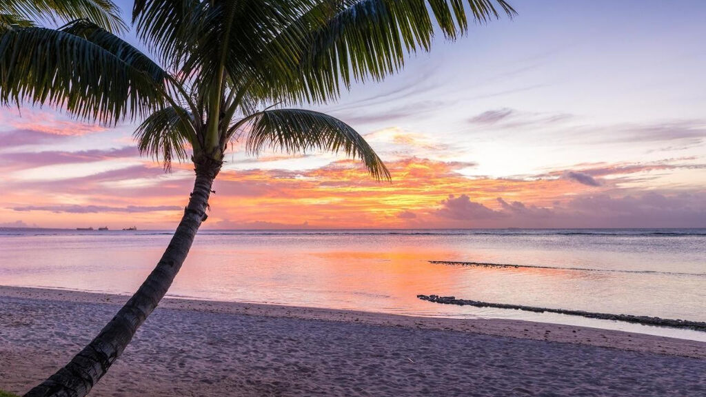 Victoria Beachcomber Resort & Spa