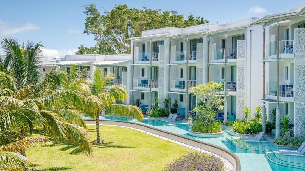 Victoria Beachcomber Resort & Spa