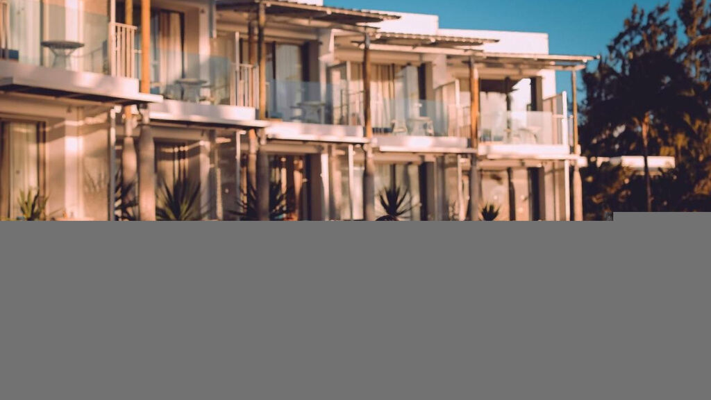 Victoria Beachcomber Resort & Spa