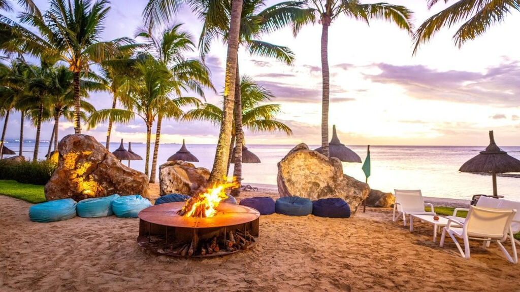 Victoria Beachcomber Resort & Spa