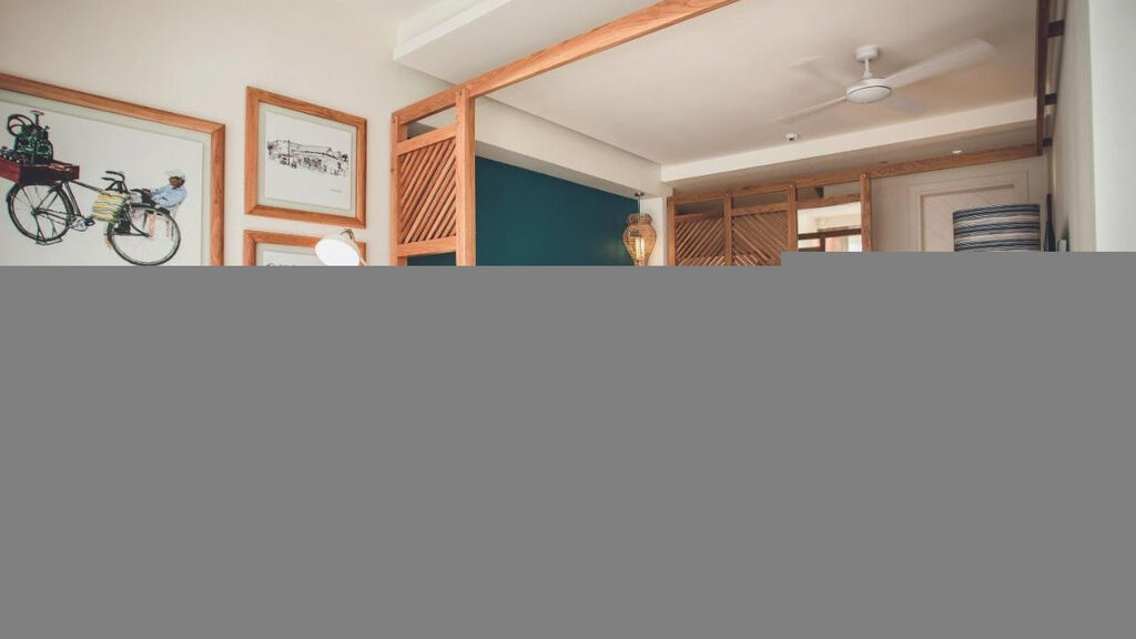 Victoria Beachcomber Resort & Spa