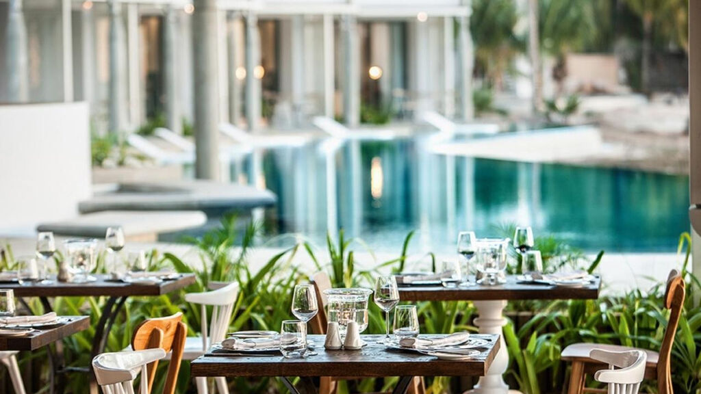 Victoria Beachcomber Resort & Spa