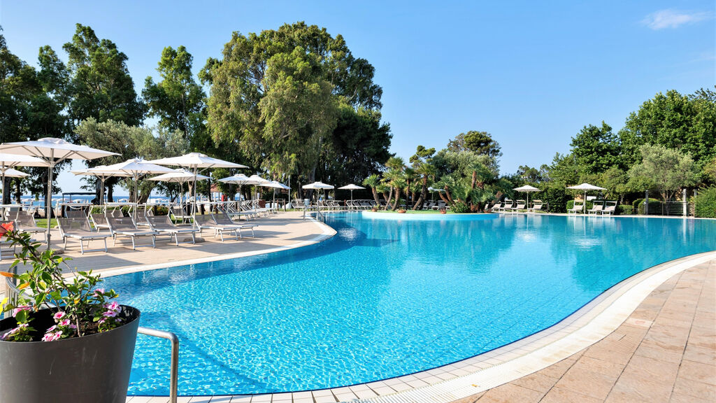 Voi Floriana Resort